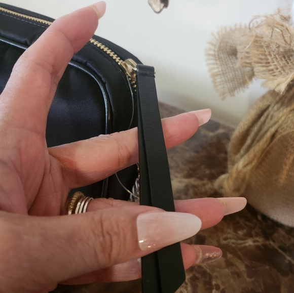 Jimmy Choo Black/Gold Larelle Camera Bag NWT - Picture 8 of 16